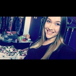 Meet your Posher, Monique